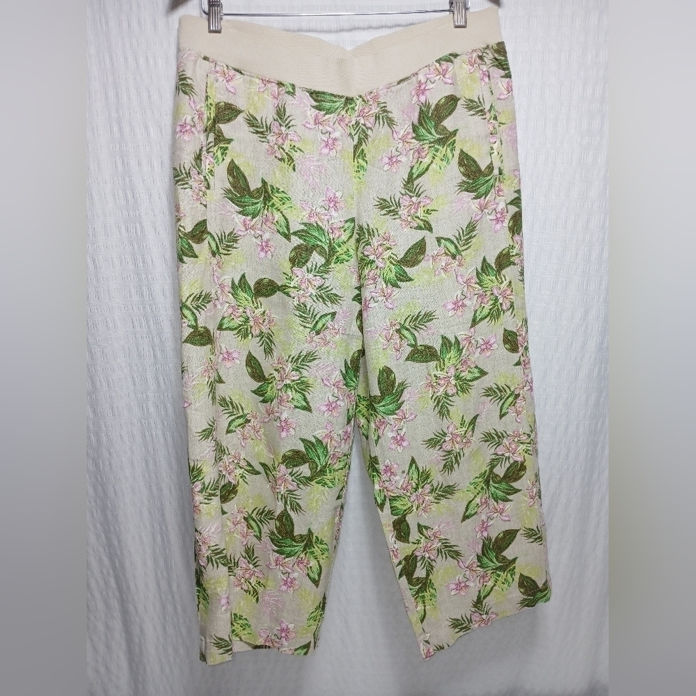 J.Jill 100% Tropical Linen Floral Capris. Size M Petite